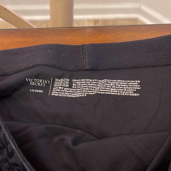 Victoria Secret black leopard mesh leggings size L - Picture 5 of 6